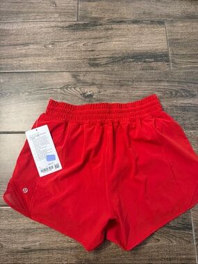 Lululemon Hotty Hot Shorts. 4 in. HR. 8. NWT